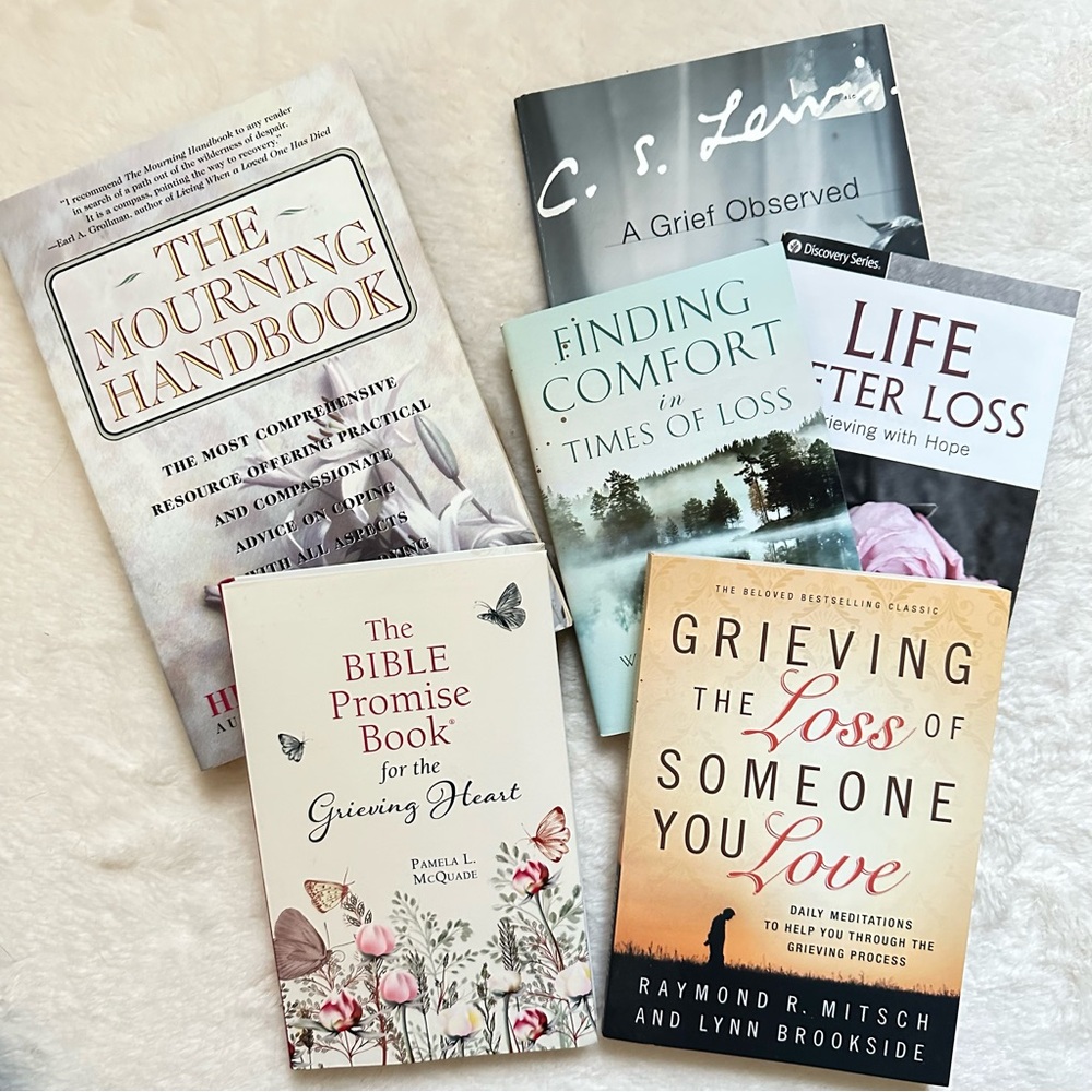Set of 6 Books and Pamphlets That Talk About Grief